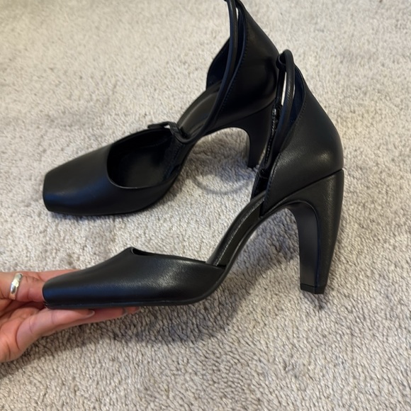 ZARA Genuine Leather Heels with Ankle Strap | Size 37 (US 6.5) | Black - Picture 6 of 8